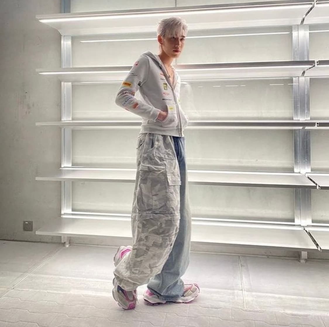 발렌시아가 하이브리드 피프티피프티 화이트카모팬츠[M] 상품이미지1