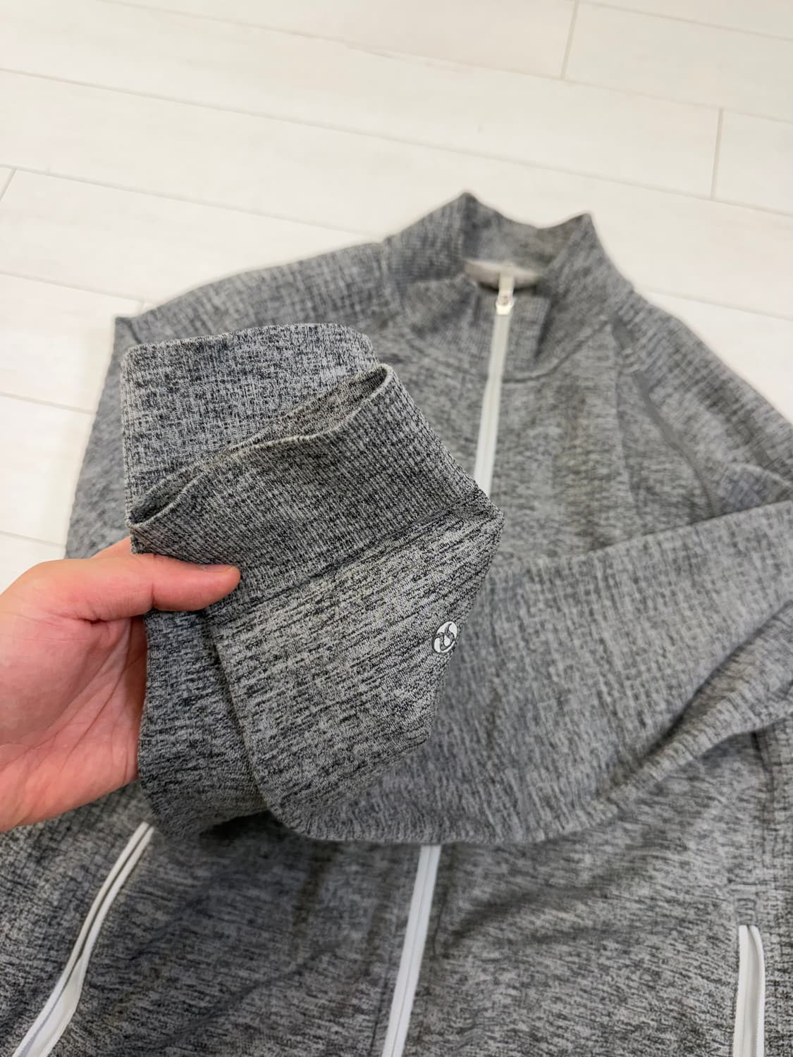 룰루레몬 자켓 M 사이즈  공홈가격 267,000원  말도안되는 가격에  상품이미지2