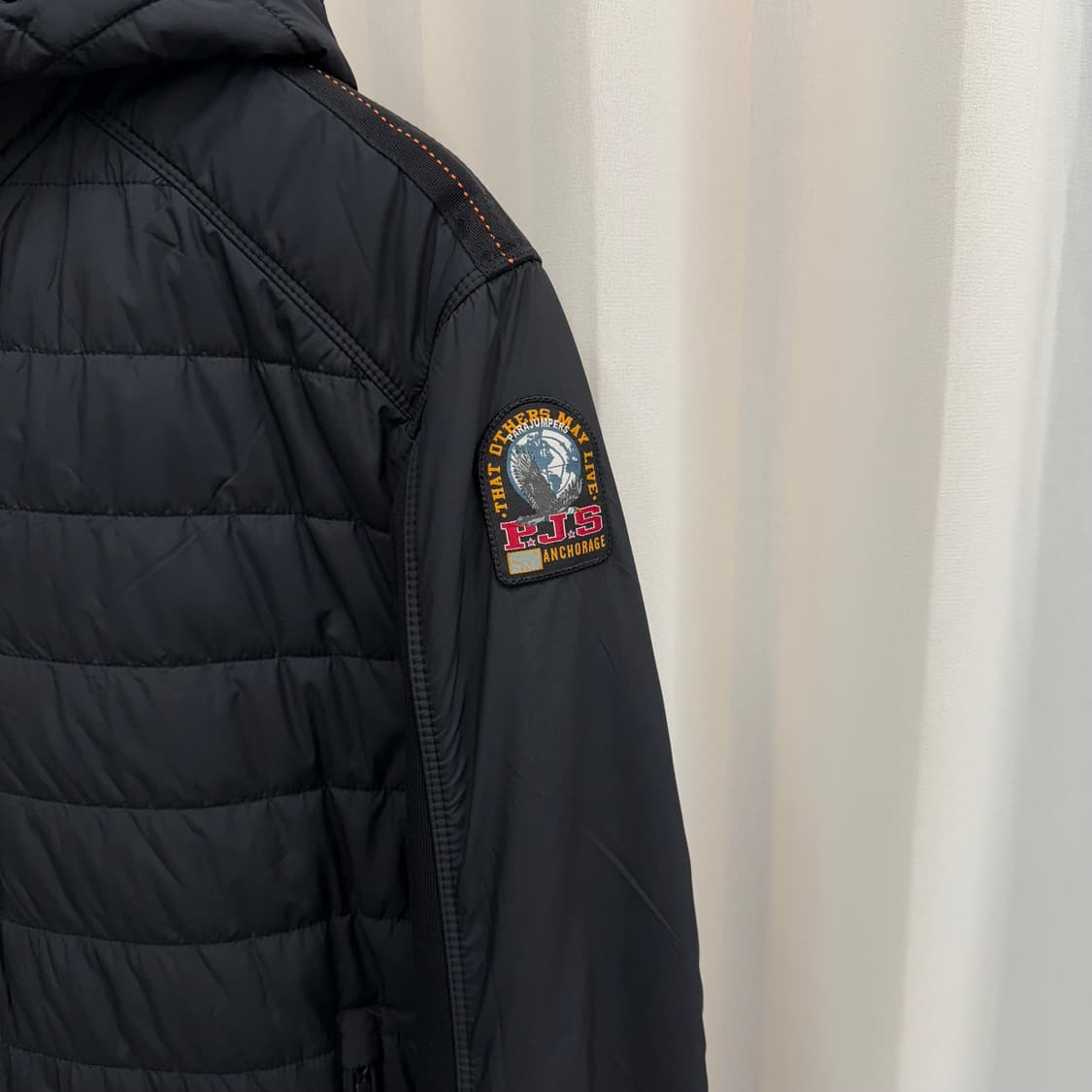 [L] 파라점퍼스 경량패딩 블랙 상품이미지2