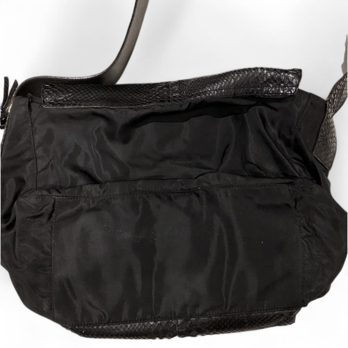 프라다 파이톤 레더 숄더백 상품이미지7