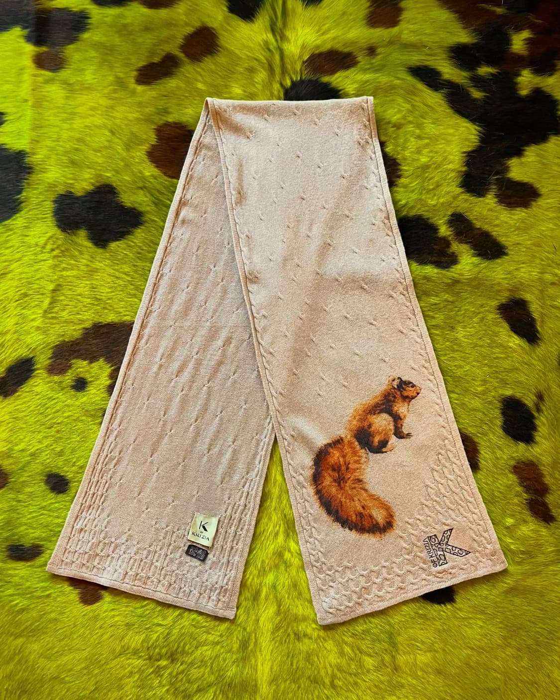 1990s Krizia Squirrel Print Wool Muffler 상품이미지3