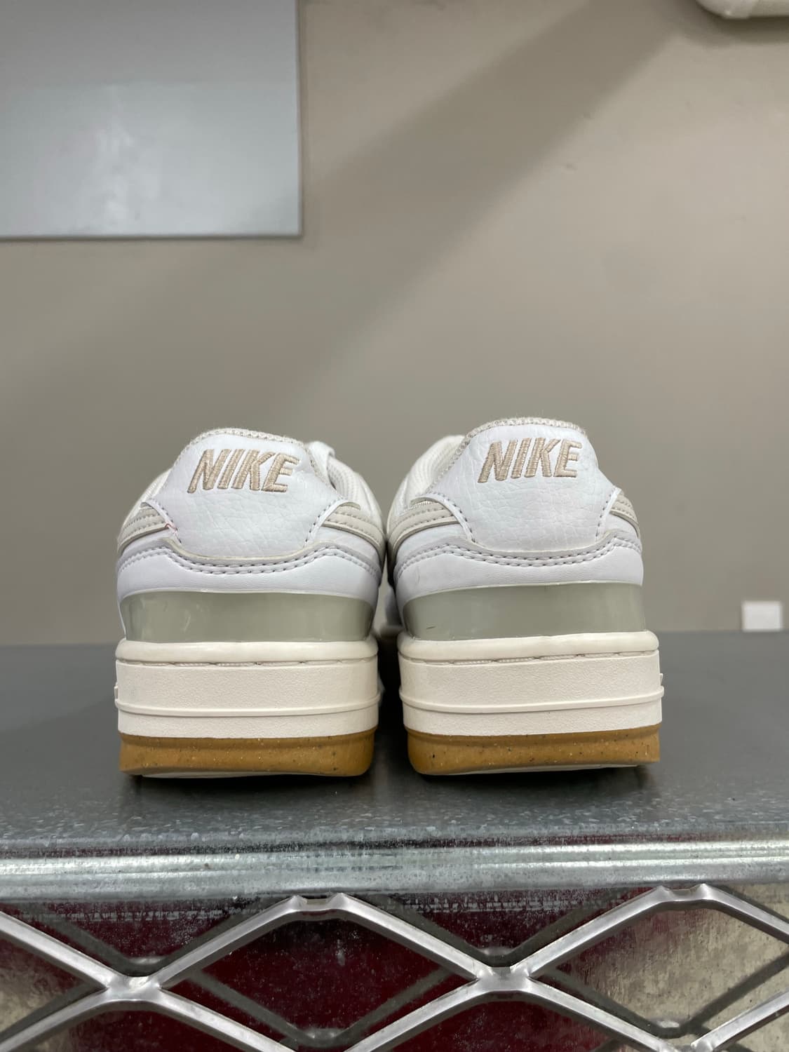 나이키 감마 포스 화이트 팬텀 245 상품이미지3