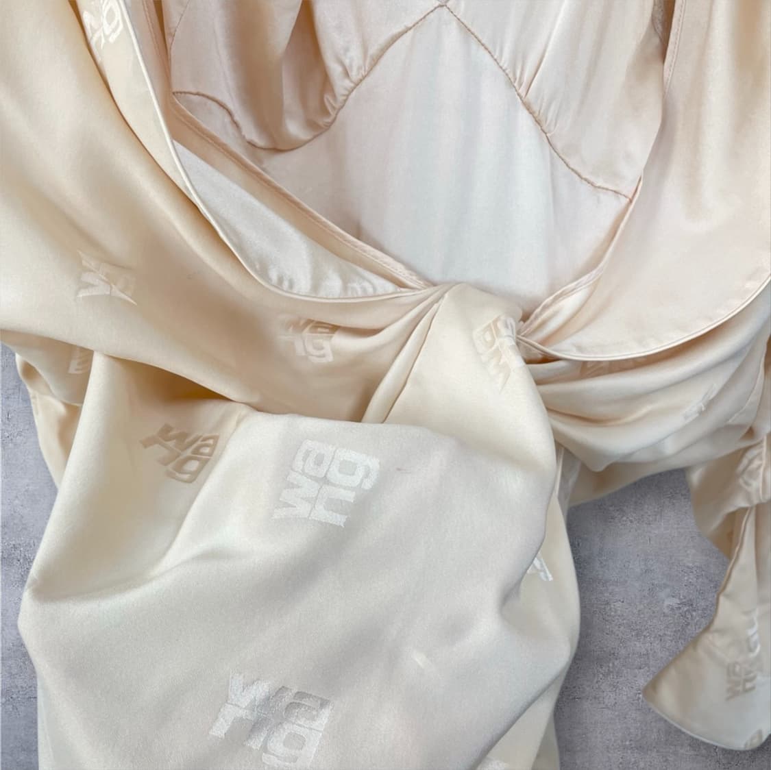 알렉산더왕 Alexanderwang 피치 모노그램 실크 기모노 플레이수트 상품이미지6