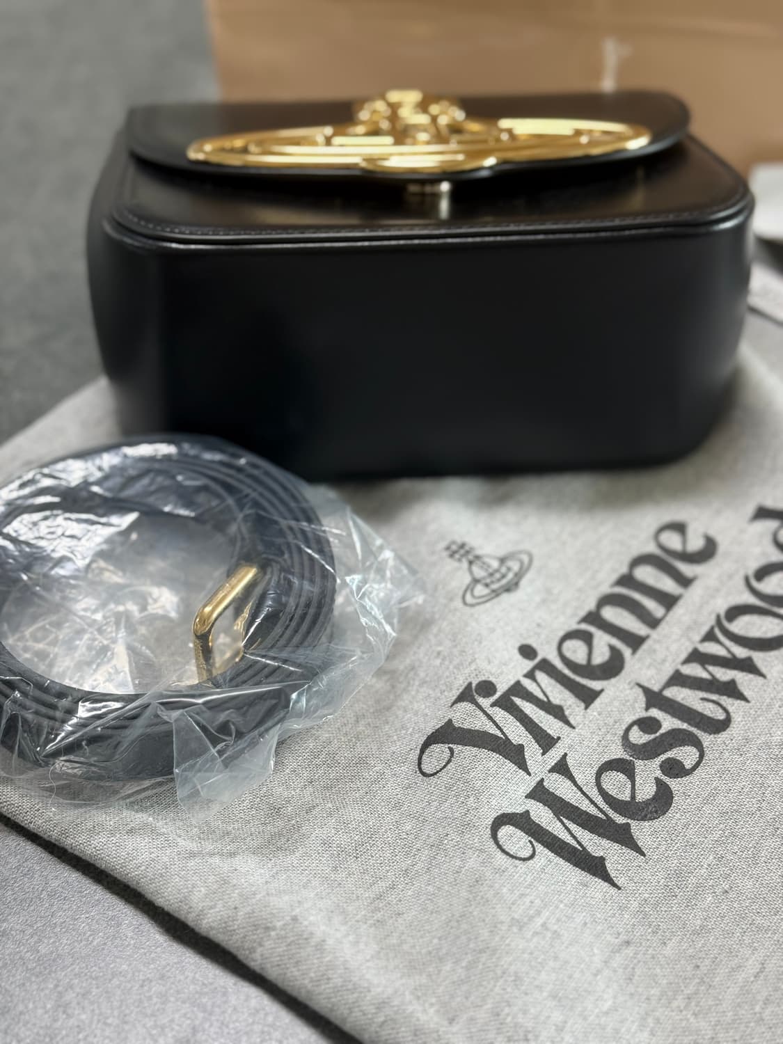 (100%정품)비비안 웨스트우드 린다 크로스백 상품이미지2