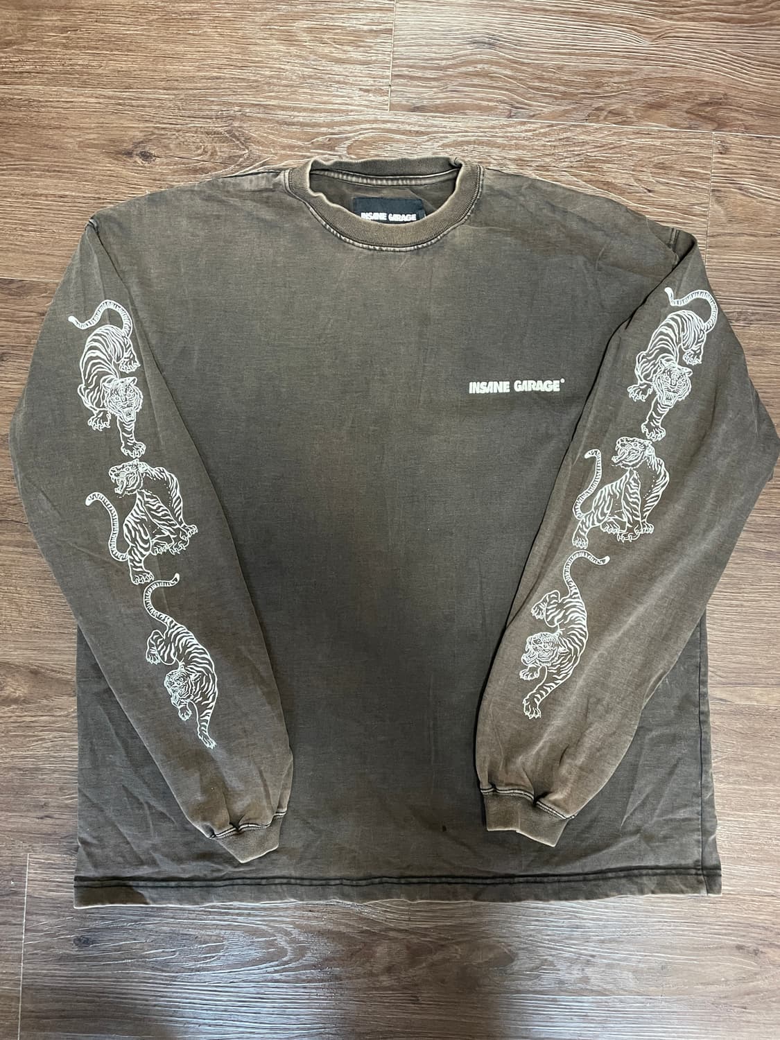 INSANE TIGER LONG SLV 상품이미지1