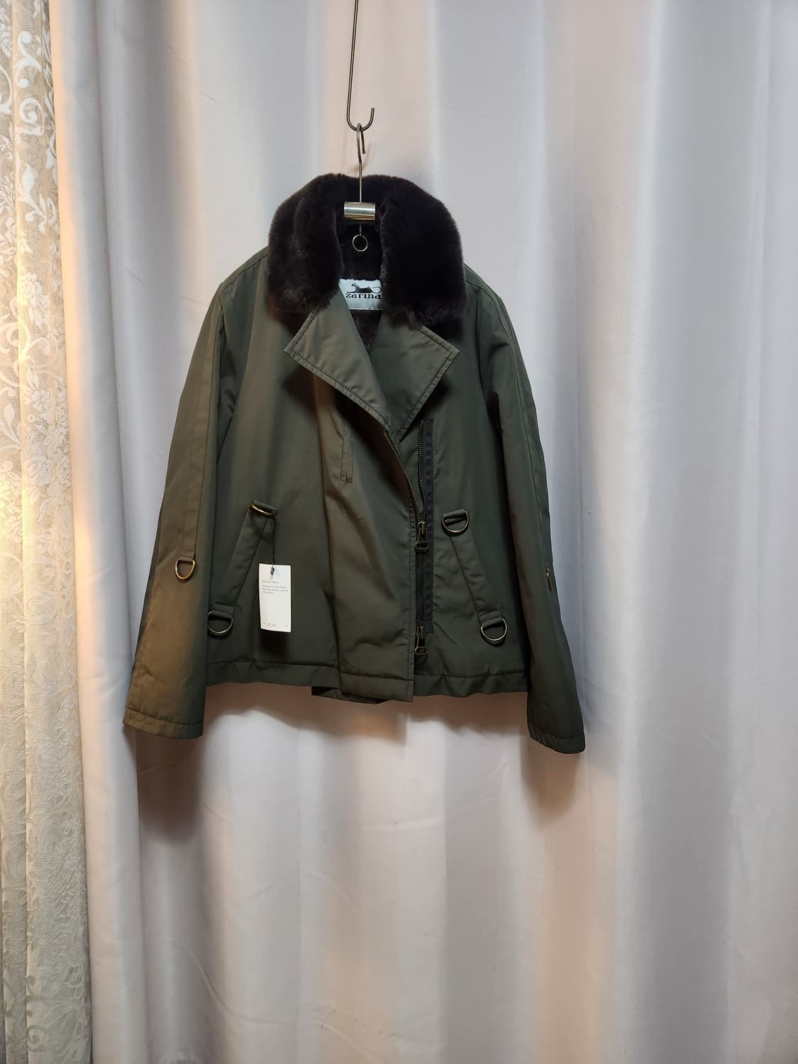 zarina 토끼털 카키색 퍼카라 숏패딩(수입브랜드) 상품이미지1