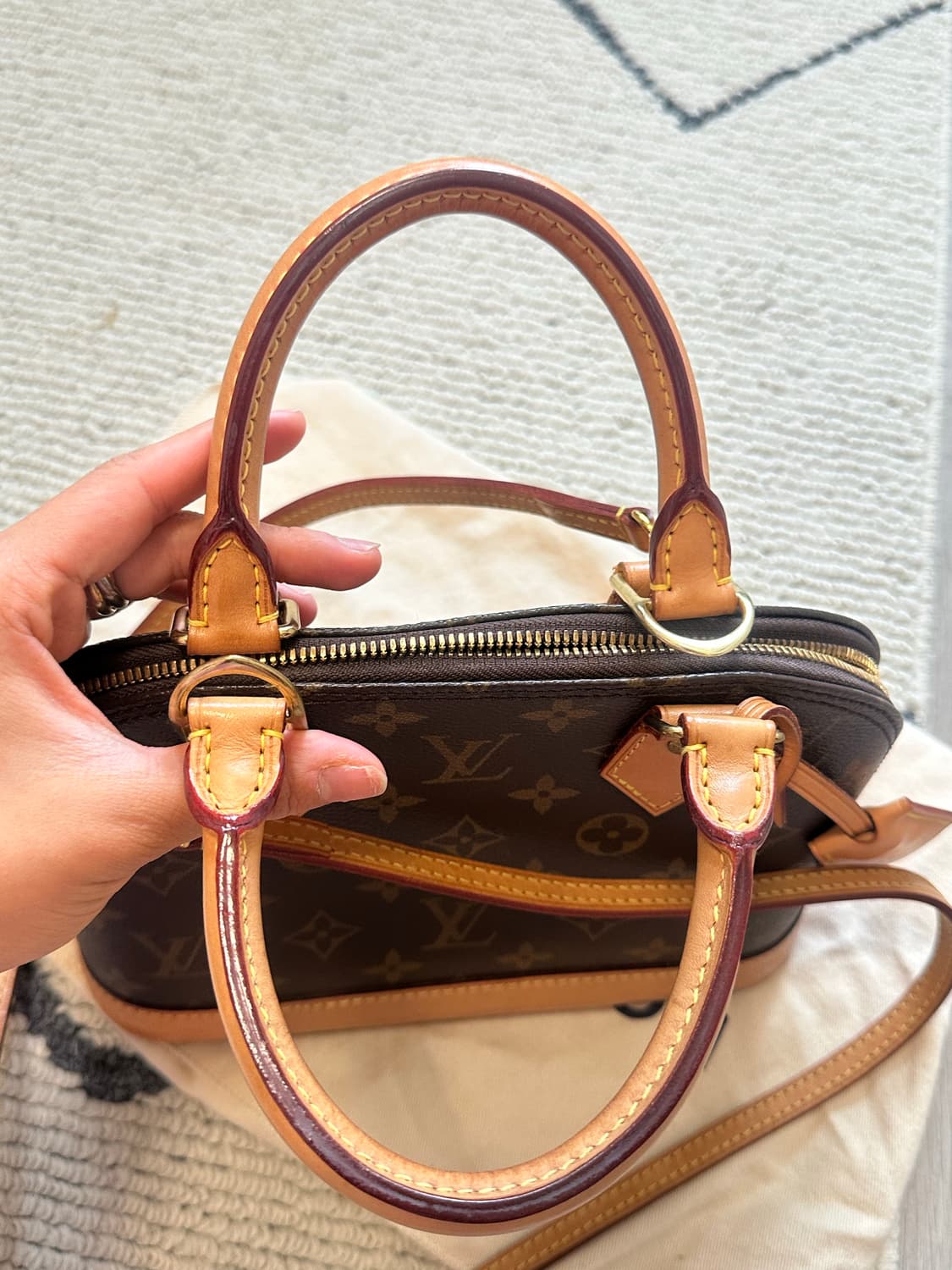 루이비통 알마 BB 모노그램 판매합니다 (21년 구매 / 정품 / 풀박스 상품이미지6