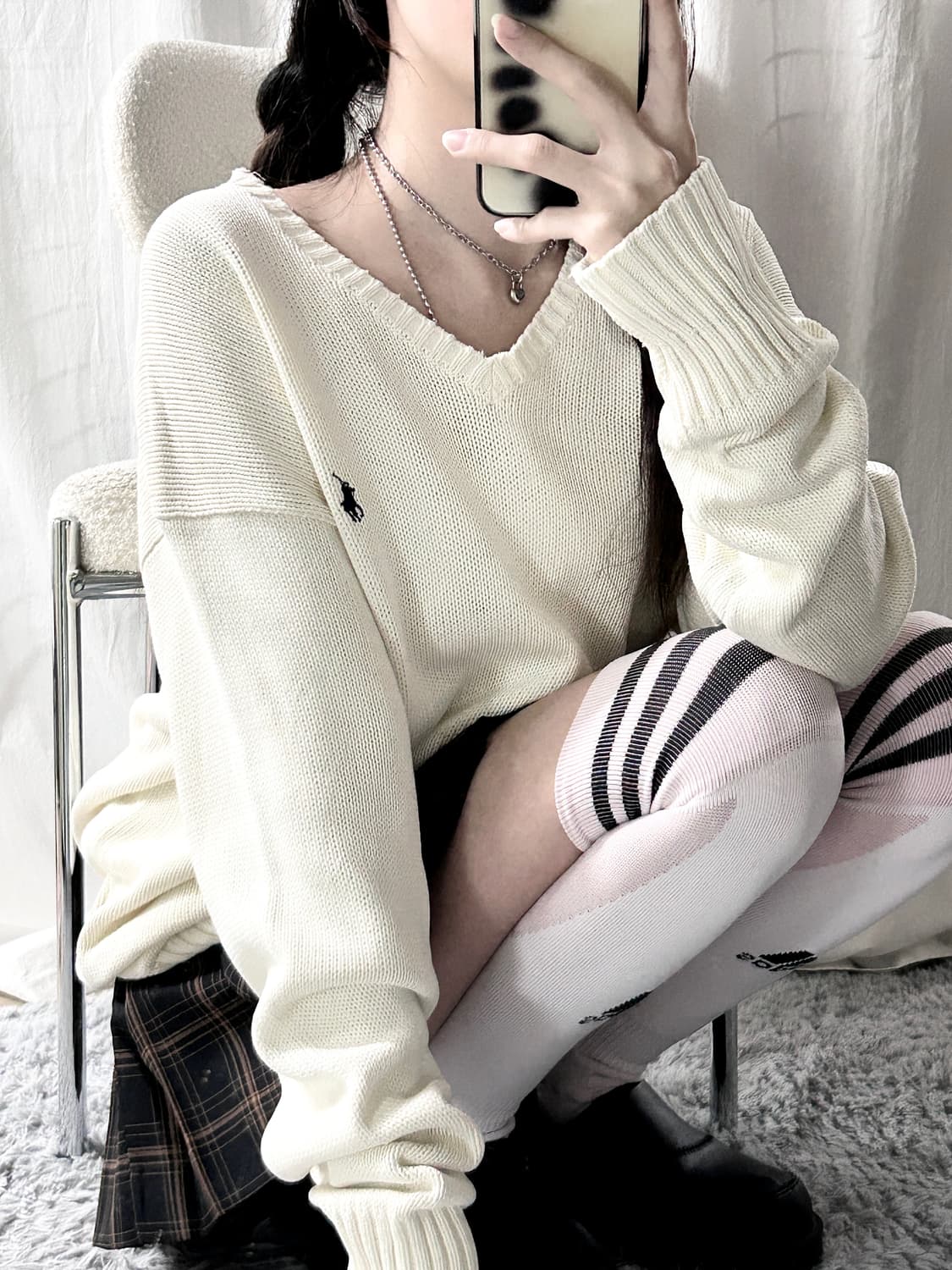 폴로 네이비포니 크림 브이넥 니트 상품이미지1