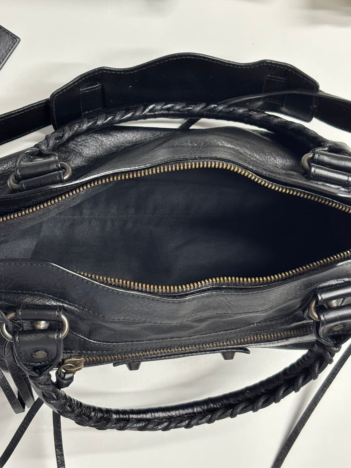 발렌시아가 모터백 클래식 퍼스트백 상품이미지6