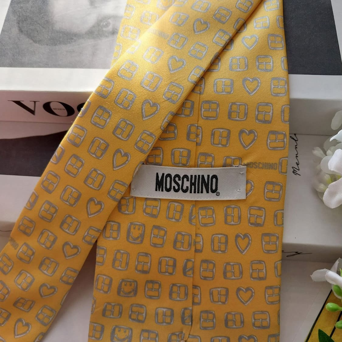 모스키노 실크 옐로우 아이코닉 패턴 넥타이 9.5cm A등급 K1537
 상품이미지6