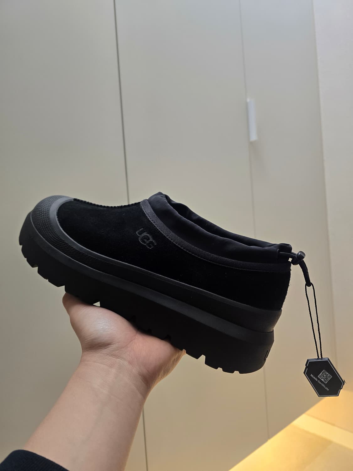 UGG 어그 타스만 웨더 하이브리드 블랙 상품이미지1