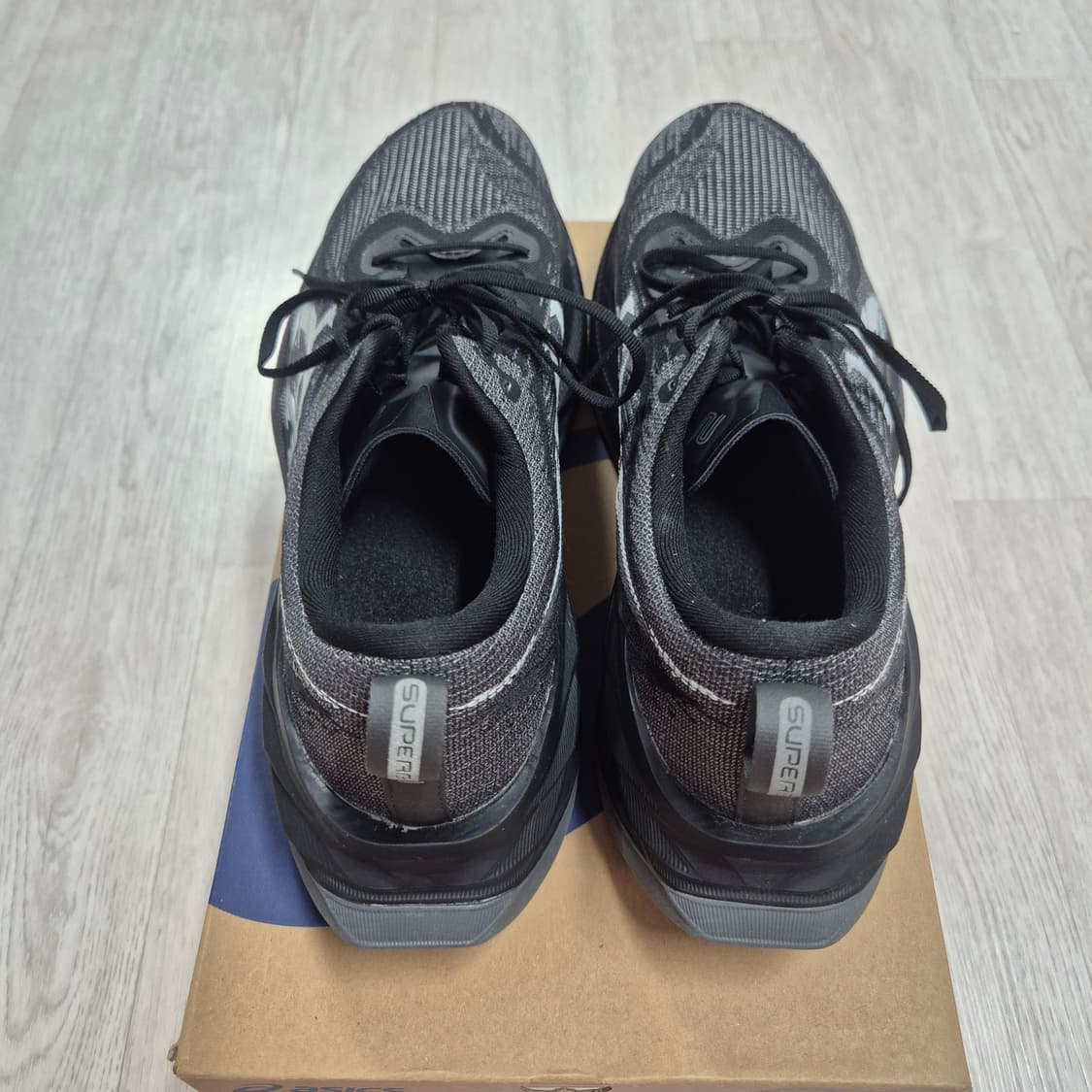 아식스 슈퍼블라스트2 블랙 색상 275사이즈 상품이미지4