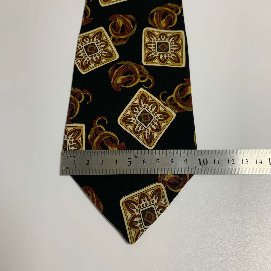 크리스찬 디올(Dior) 블랙 기하학적패턴 명품넥타이 100실크 A+ 상품이미지10