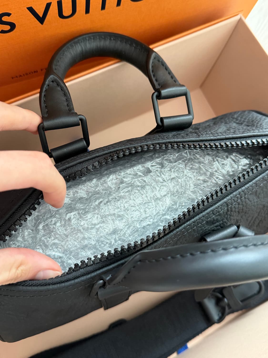 루이비통 토뤼옹 반둘리에25 키폴 새상품 상품이미지3