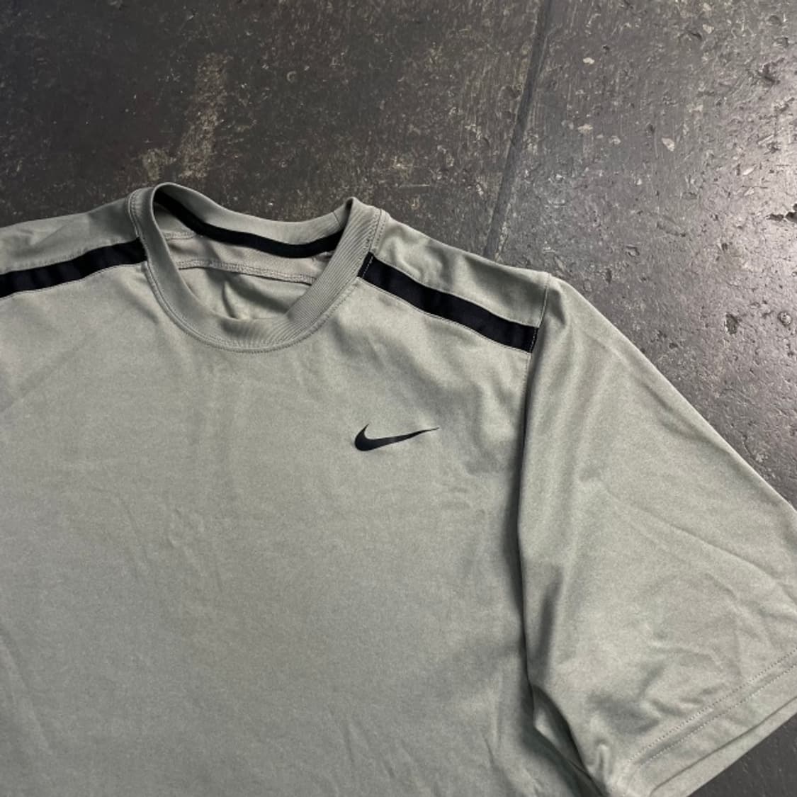105 나이키 드라이핏 기능성 반팔티  상품이미지2