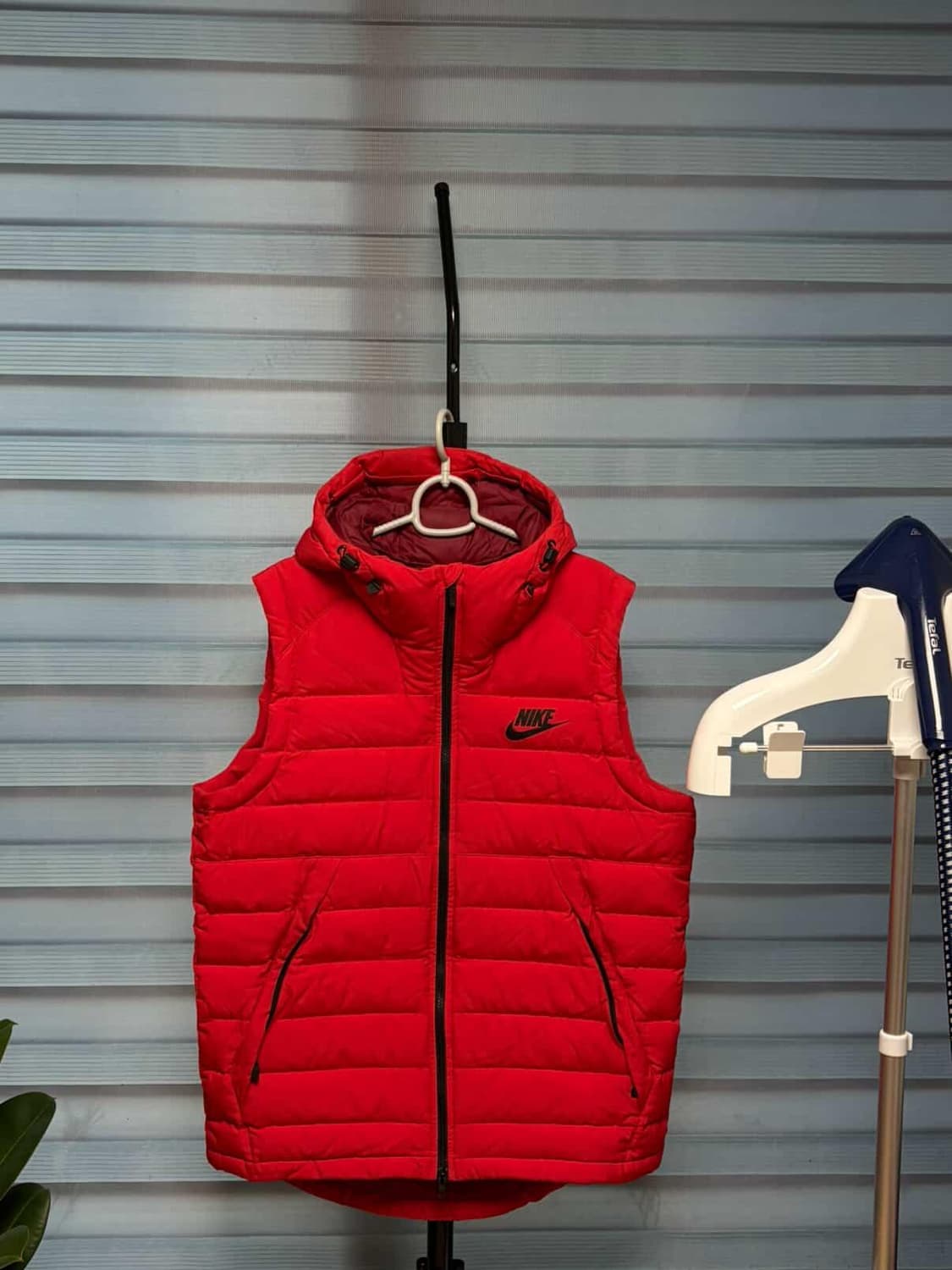 나이키 레드 패딩 조끼 후드 상품이미지1