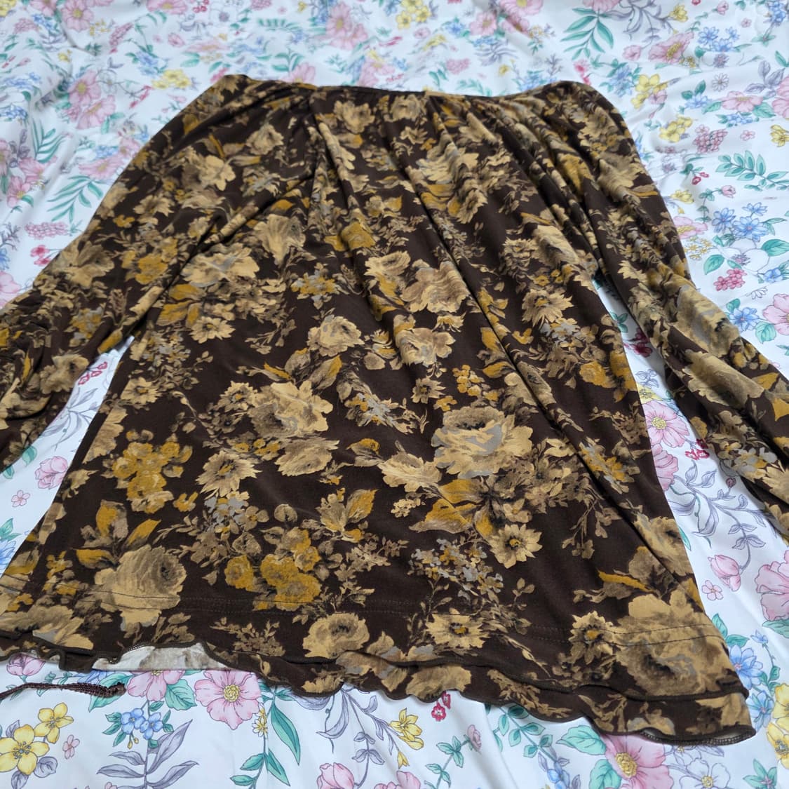 로사체리 일본빈티지)플로럴 로즈 백예린깔 라떼갸루 모리걸 롱슬리브긴팔 상품이미지3