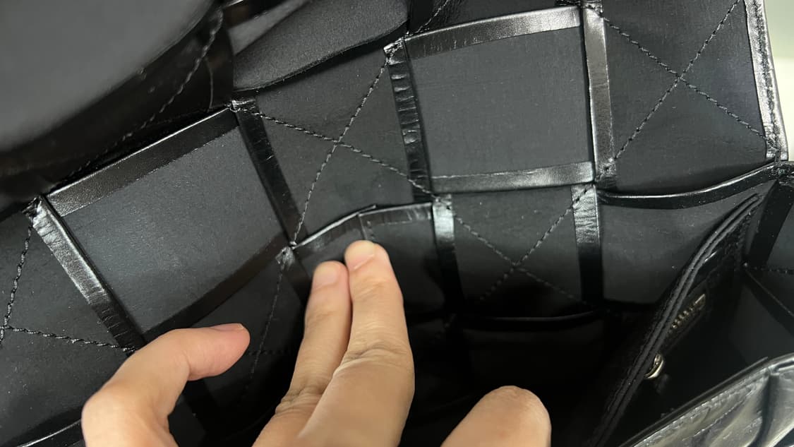 보테가 다니엘) 인트레치아토 블랙 크로스 백 상품이미지6