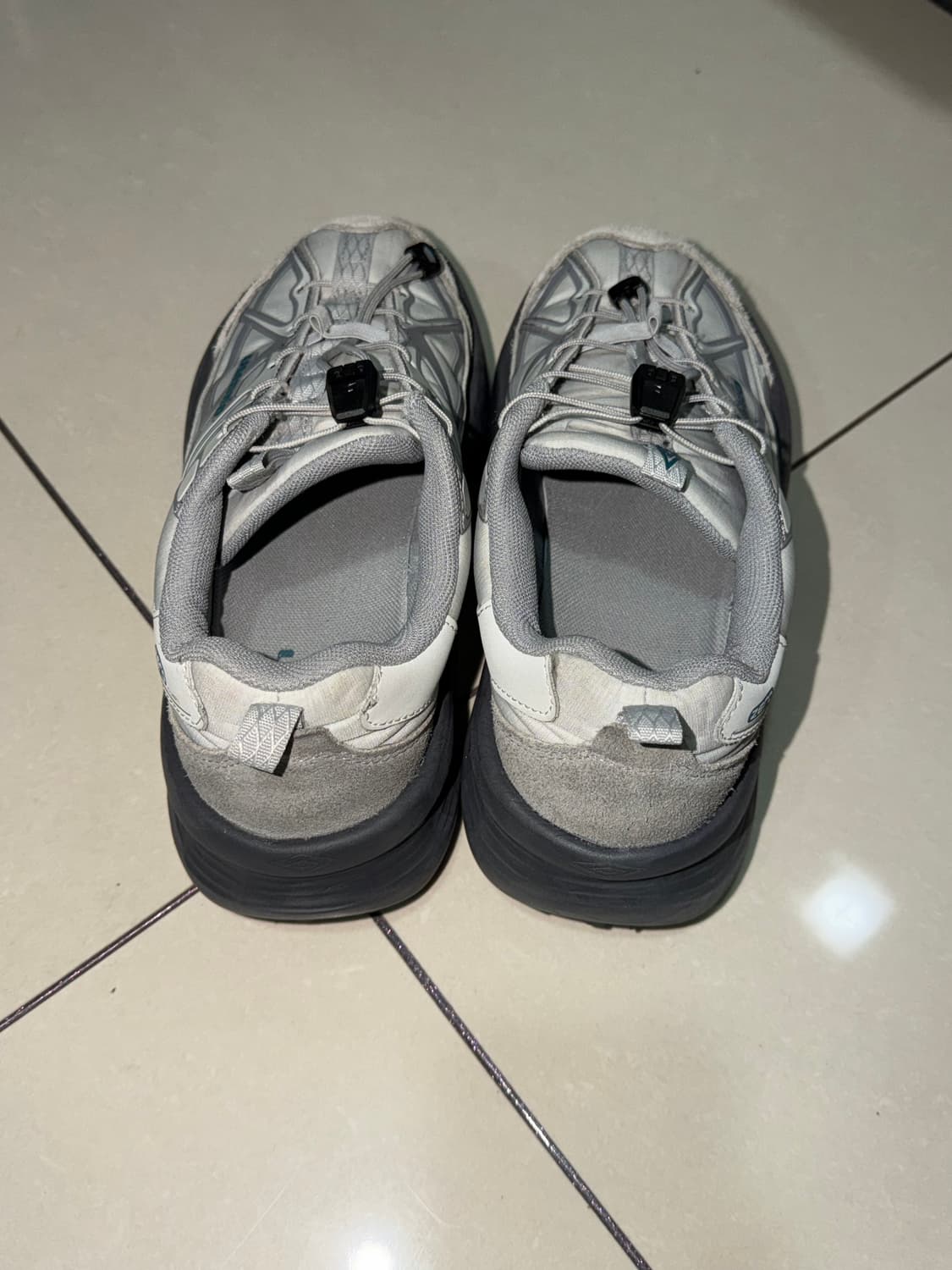 엄브로 하이코어 운동화 240 상품이미지3