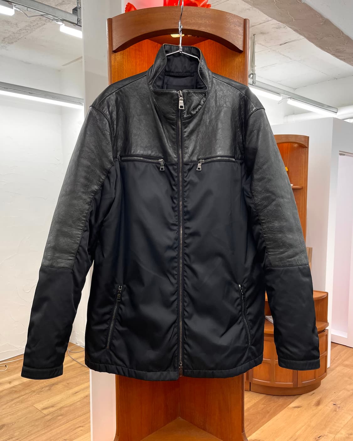 [48] 프라다 레더 나일론 자켓 상품이미지1