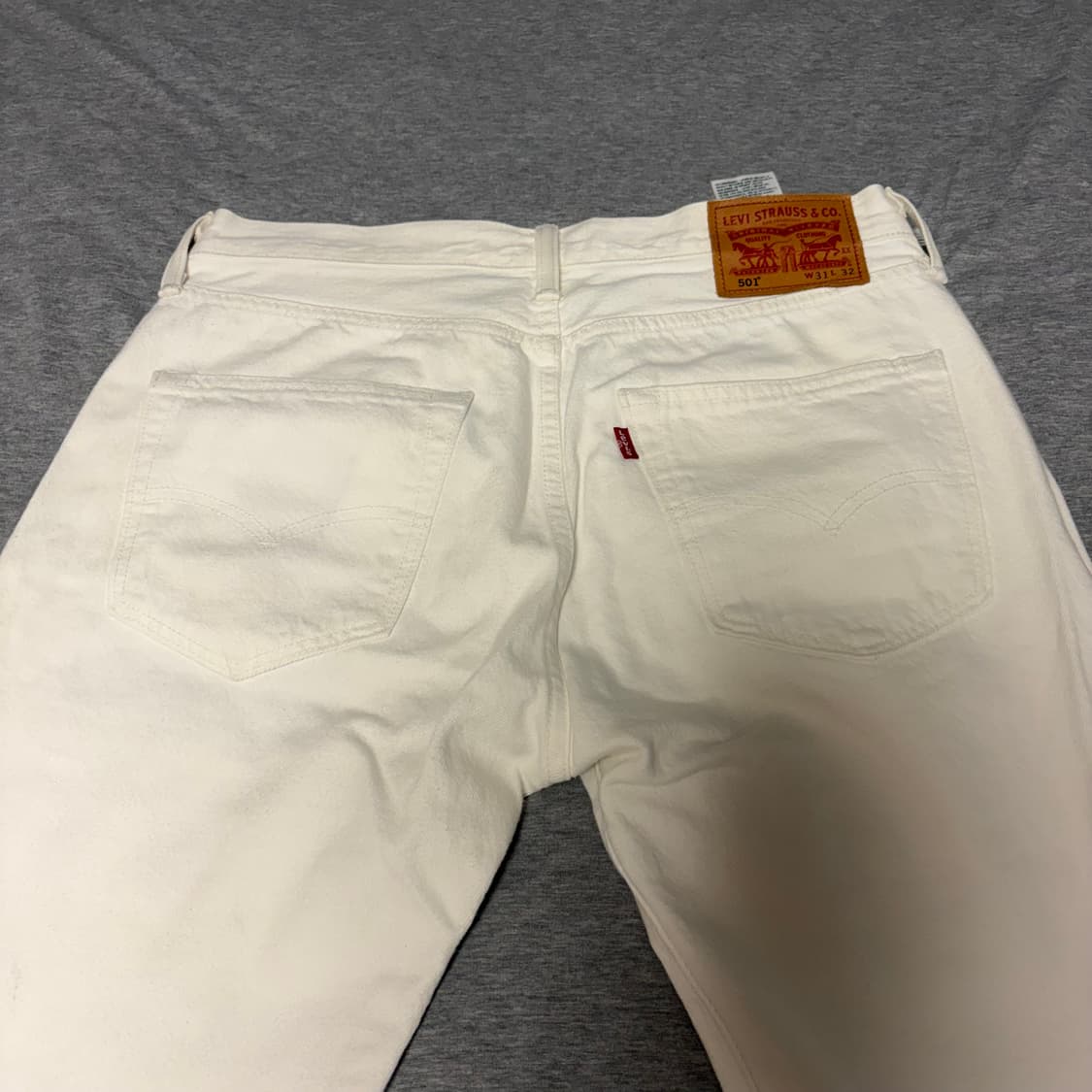 [W31 L32] 리바이스 501 화이트 데님팬츠 상품이미지4