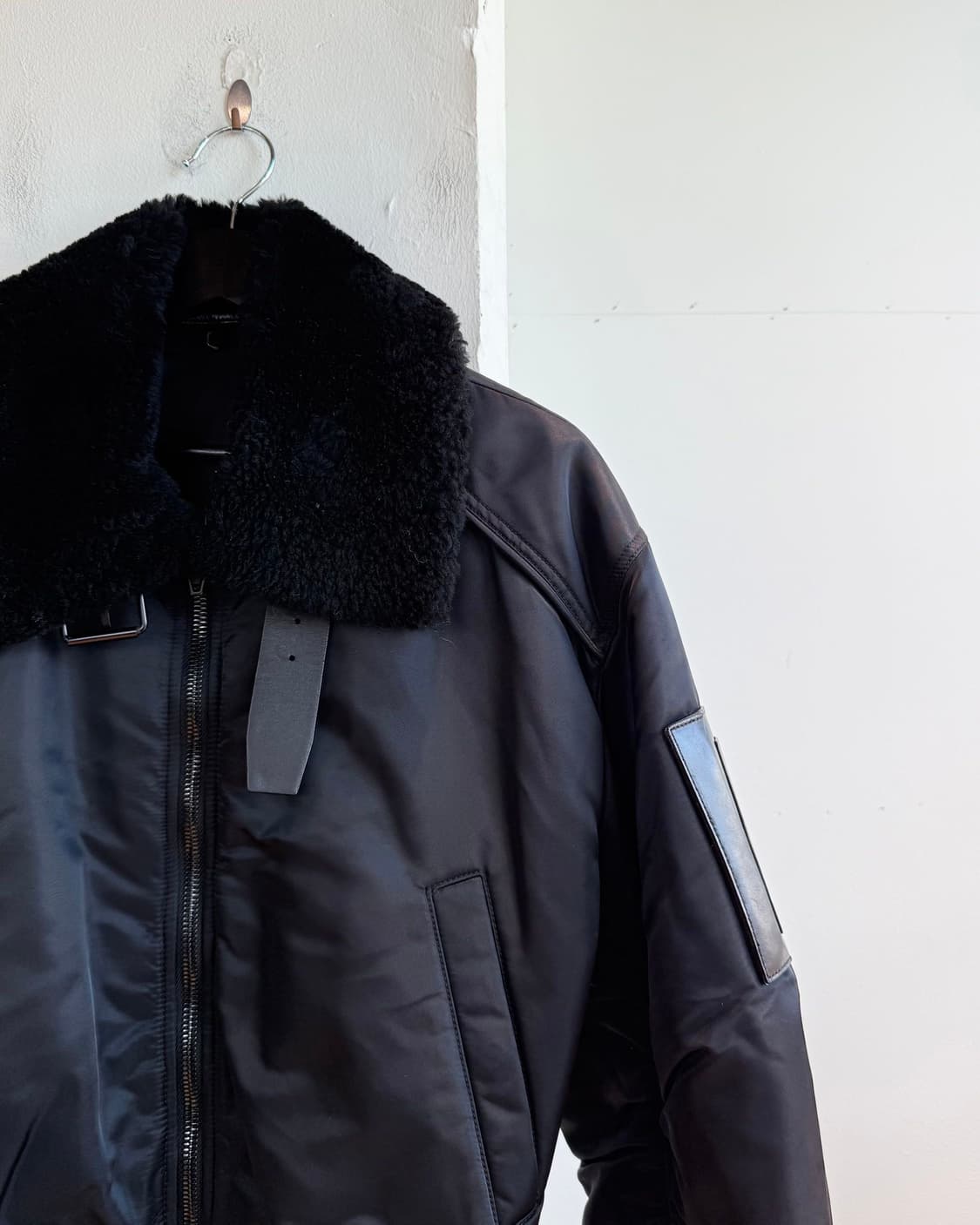 준지 블랙 디테쳐블 램셜링 MA-1 자켓 상품이미지5