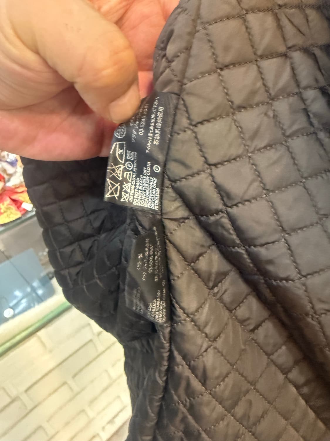 38/55-66 정품 프라다 패딩조끼 팝니다 상품이미지4