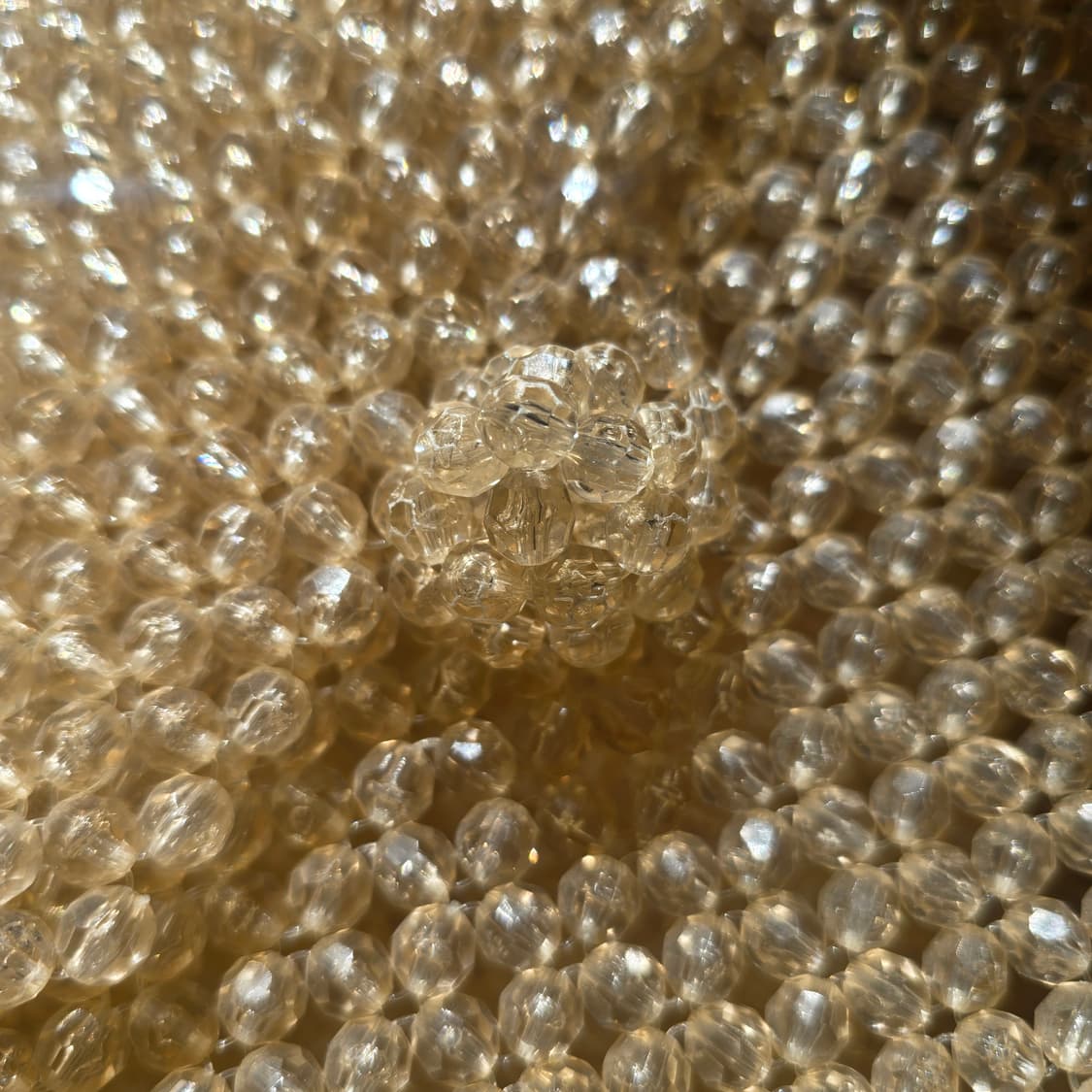 반짝이는 샴페인 톤 비즈백 상품이미지3