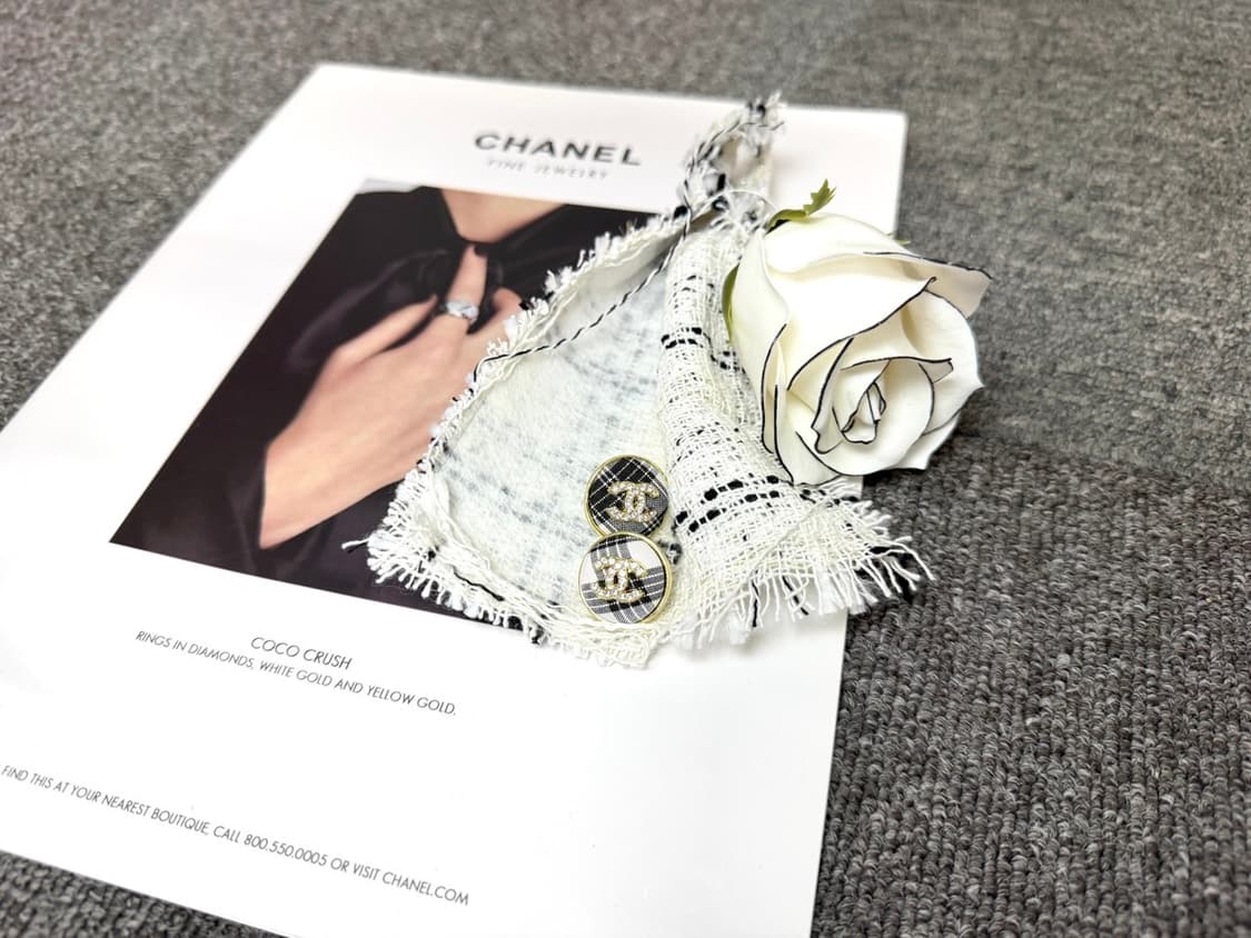 샤넬 빈티지 체크 큐빅 이어링 상품이미지1