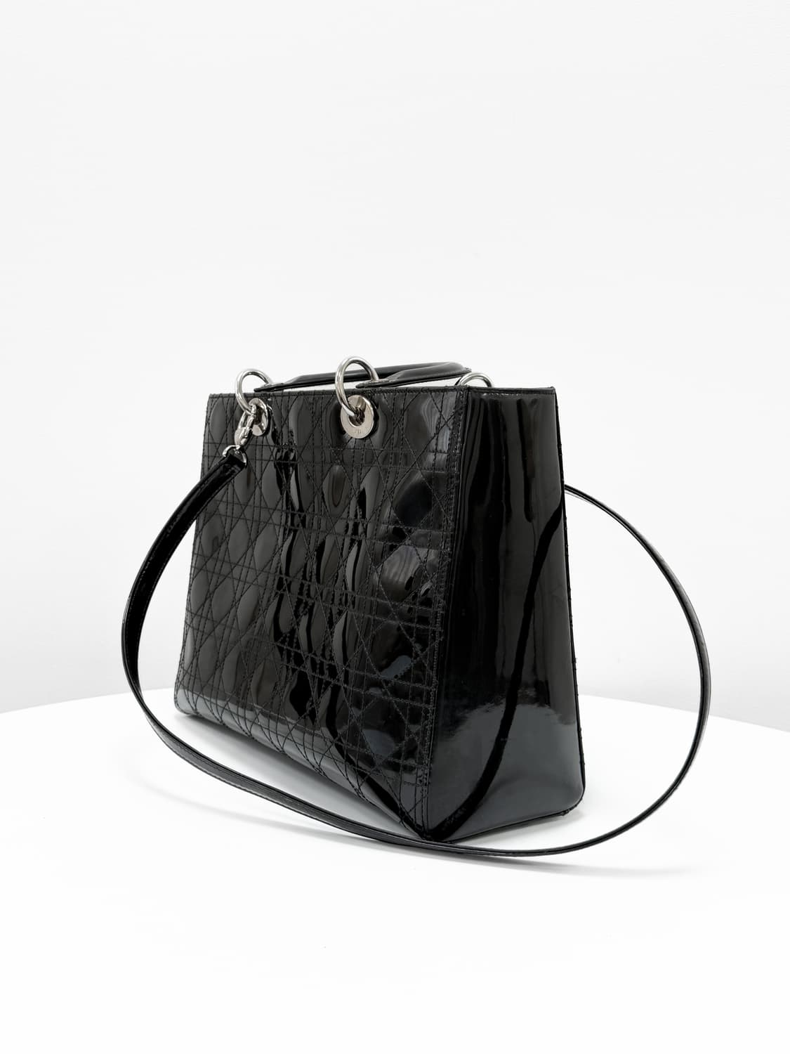 디올 레이디 라지 페이턴트 2WAY백 상품이미지4