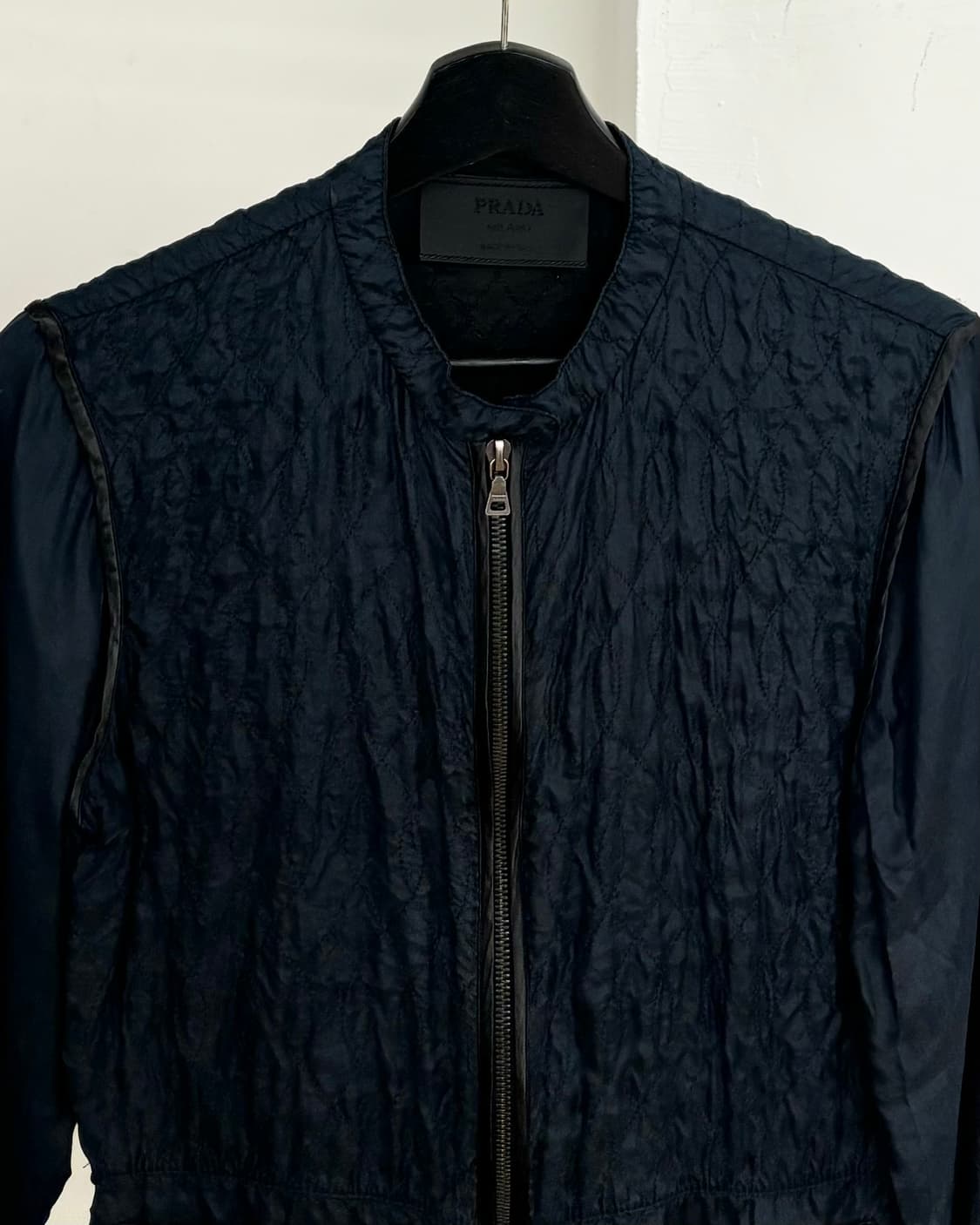 프라다 네이비 퀼팅 집업 자켓 상품이미지2