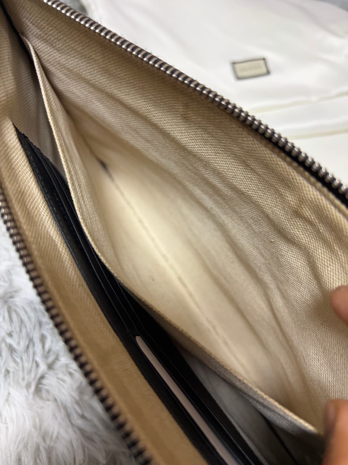 구찌 킹스네이크 GG 수프림 클러치 상품이미지9