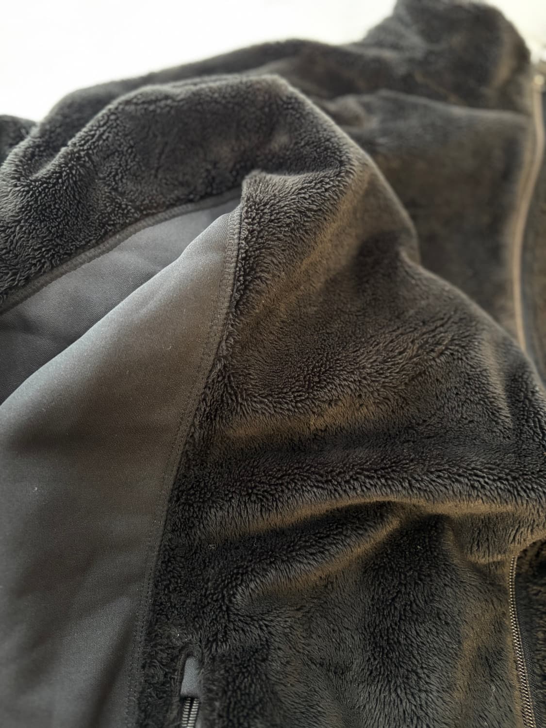 따뜻한 아레나 블랙 플리스 집업 상품이미지2