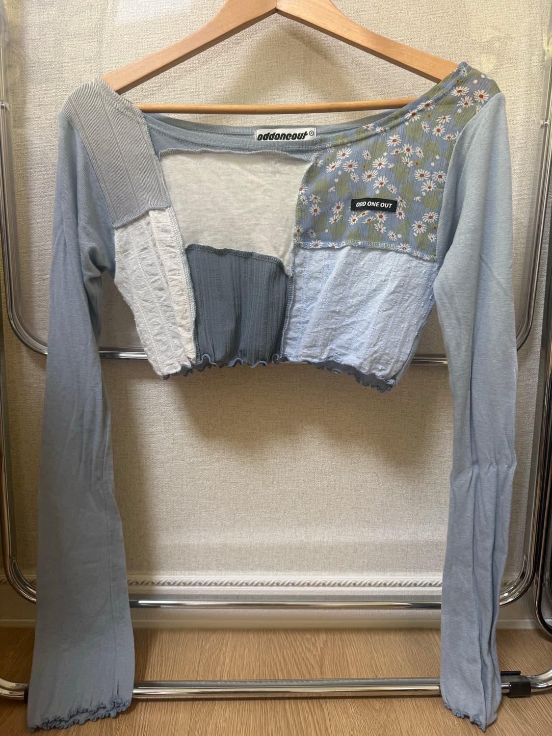 Odd one out 오드원아웃 긴팔티(닝닝 착용) 상품이미지6