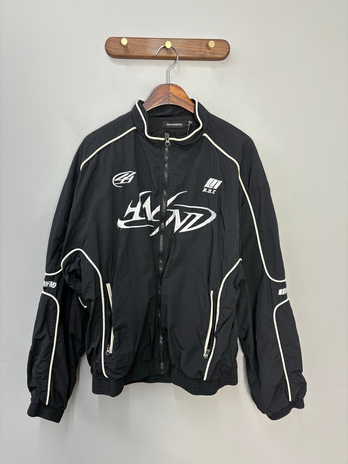 낫포너드 트라이벌 로고 나일론 레이싱자켓 A3366 상품이미지2