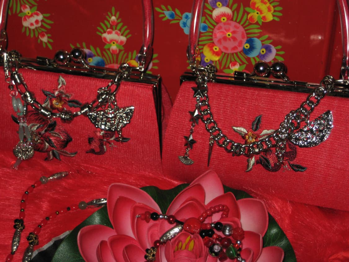 오리엔탈 스타 레드자수 클러치백 체인메이드 상품이미지9