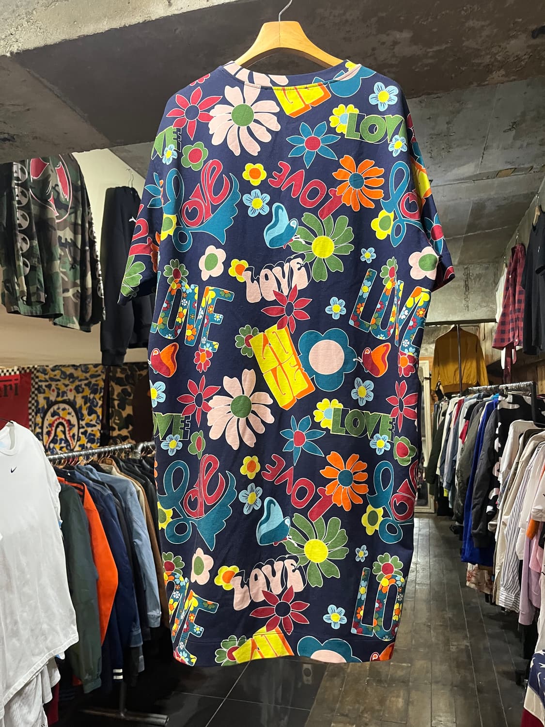 Love Moschino 모스키노 플라워 파워 컬렉션 티셔츠 상품이미지3