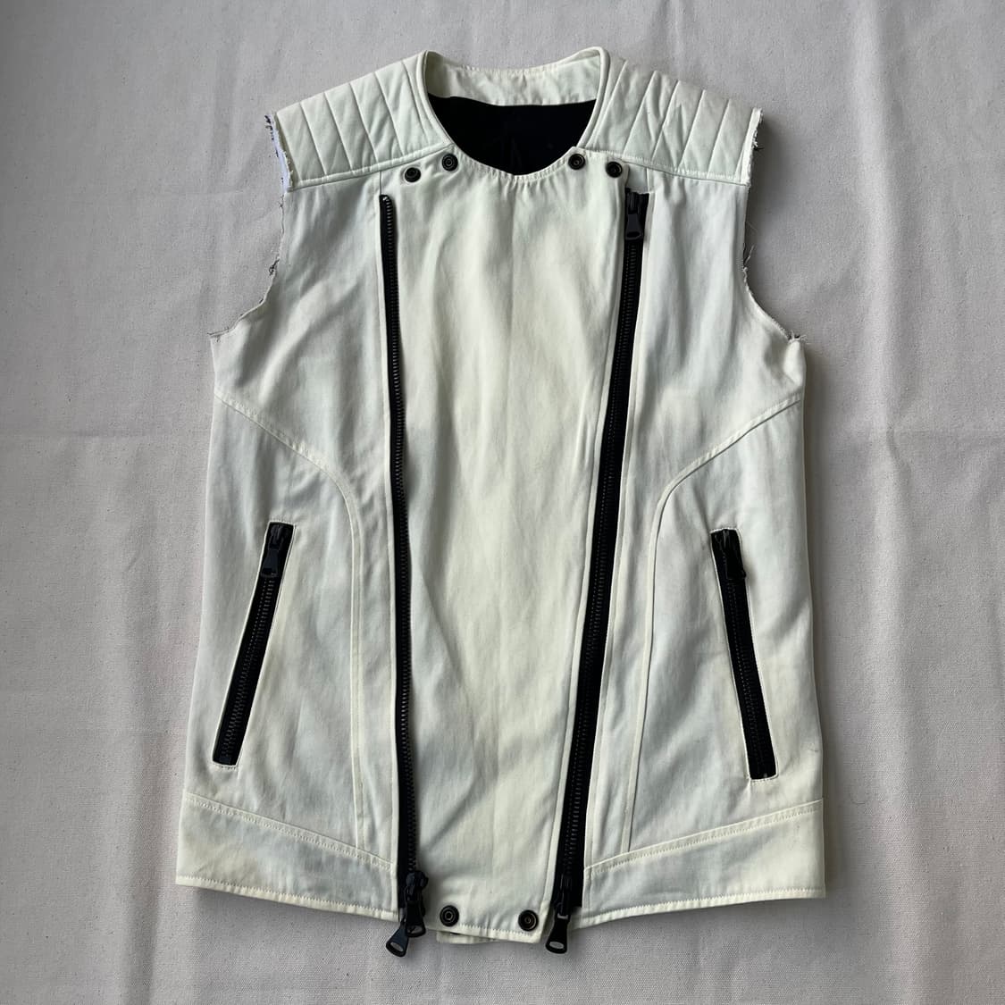 발망 파리 퀄티드 숄더 바이커 지퍼 베스트 상품이미지3