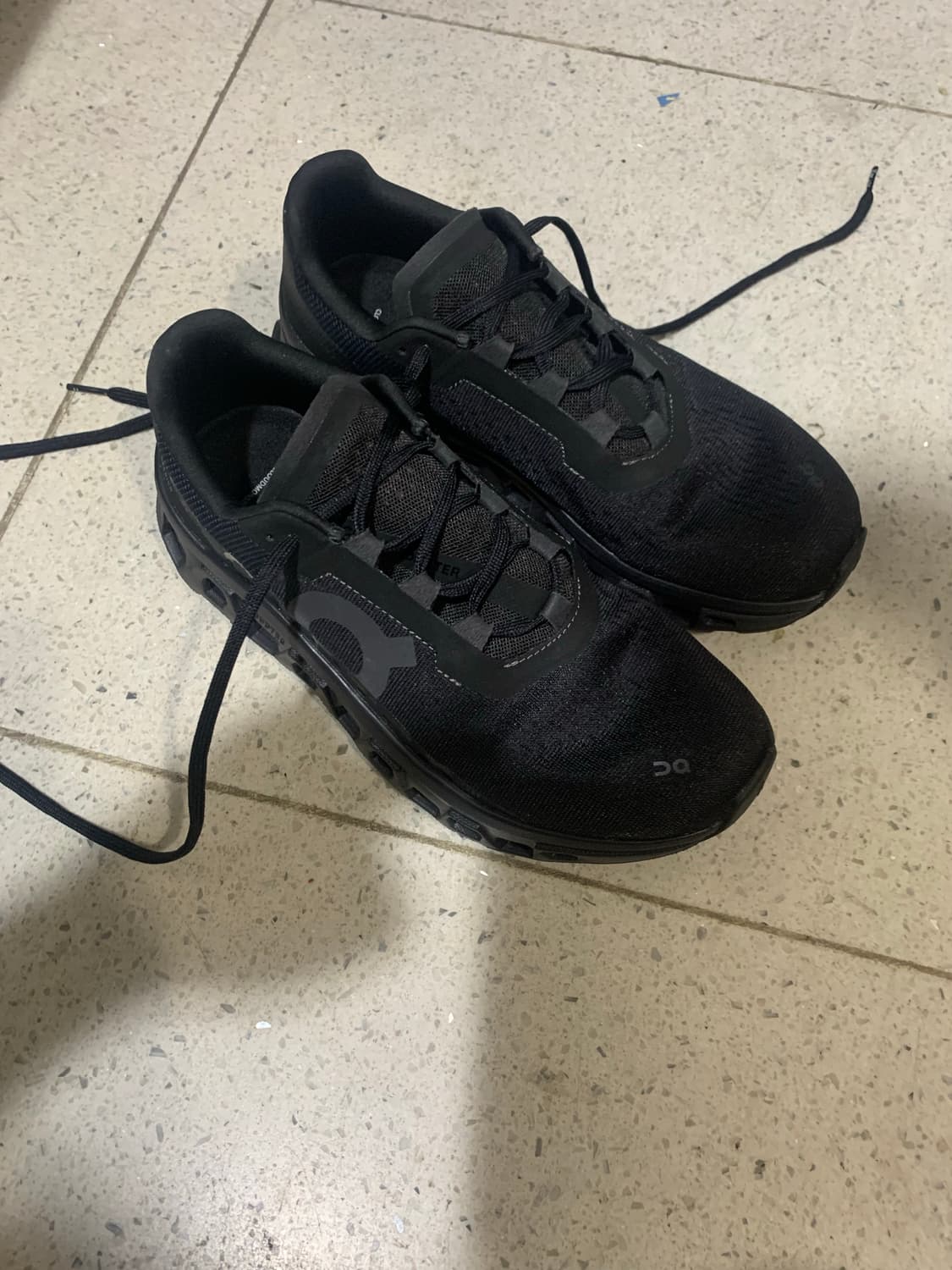 온러닝 클라우드 몬스터 블랙 255size 상품이미지2