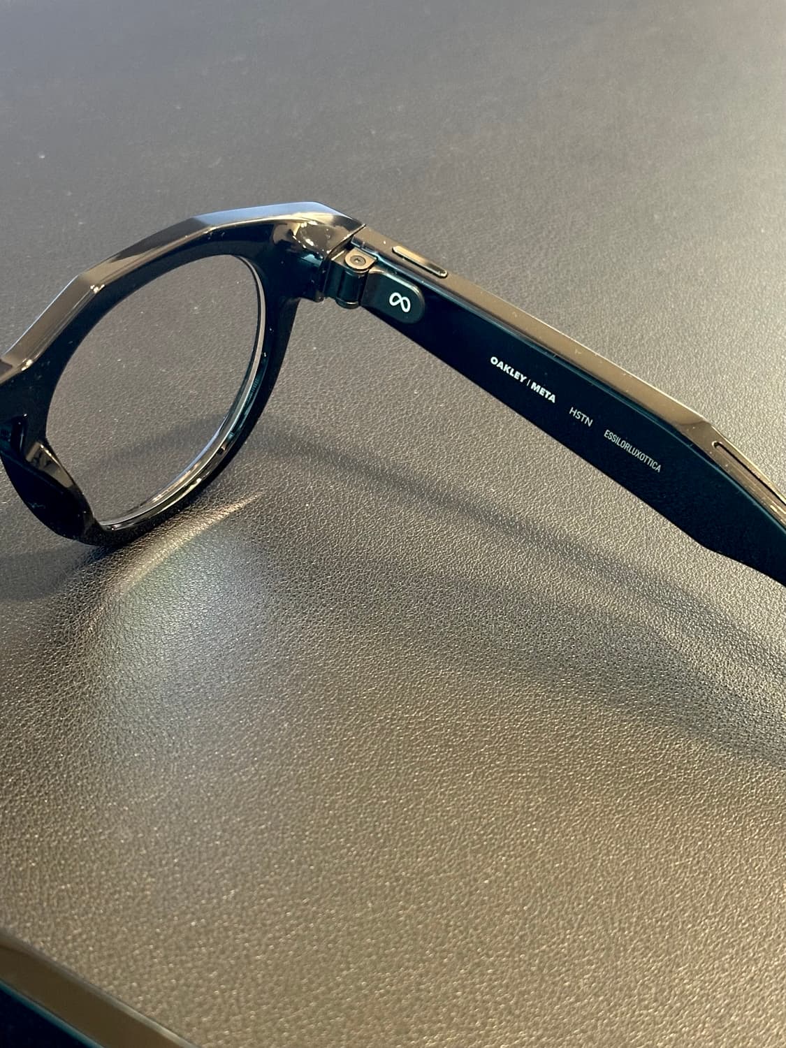 OAKLEY X META HSTN AI 안경 블랙 X 변색렌즈 : 풀박스 상품이미지3