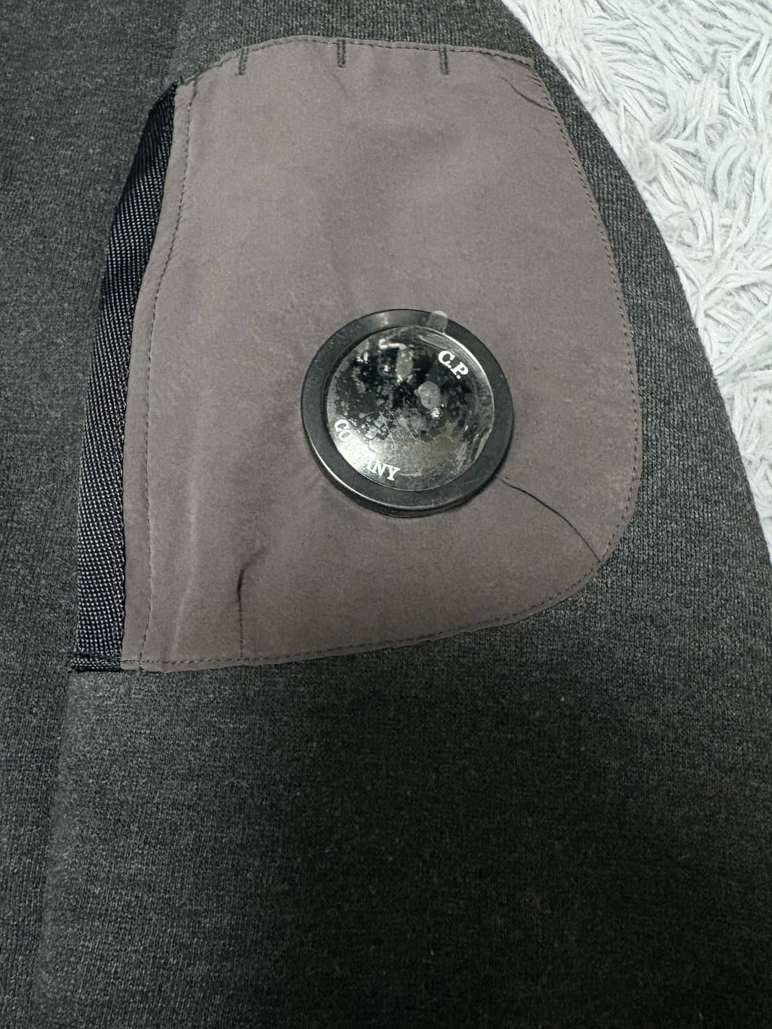 CP컴퍼니 렌즈 와펜 맨투맨 상품이미지2