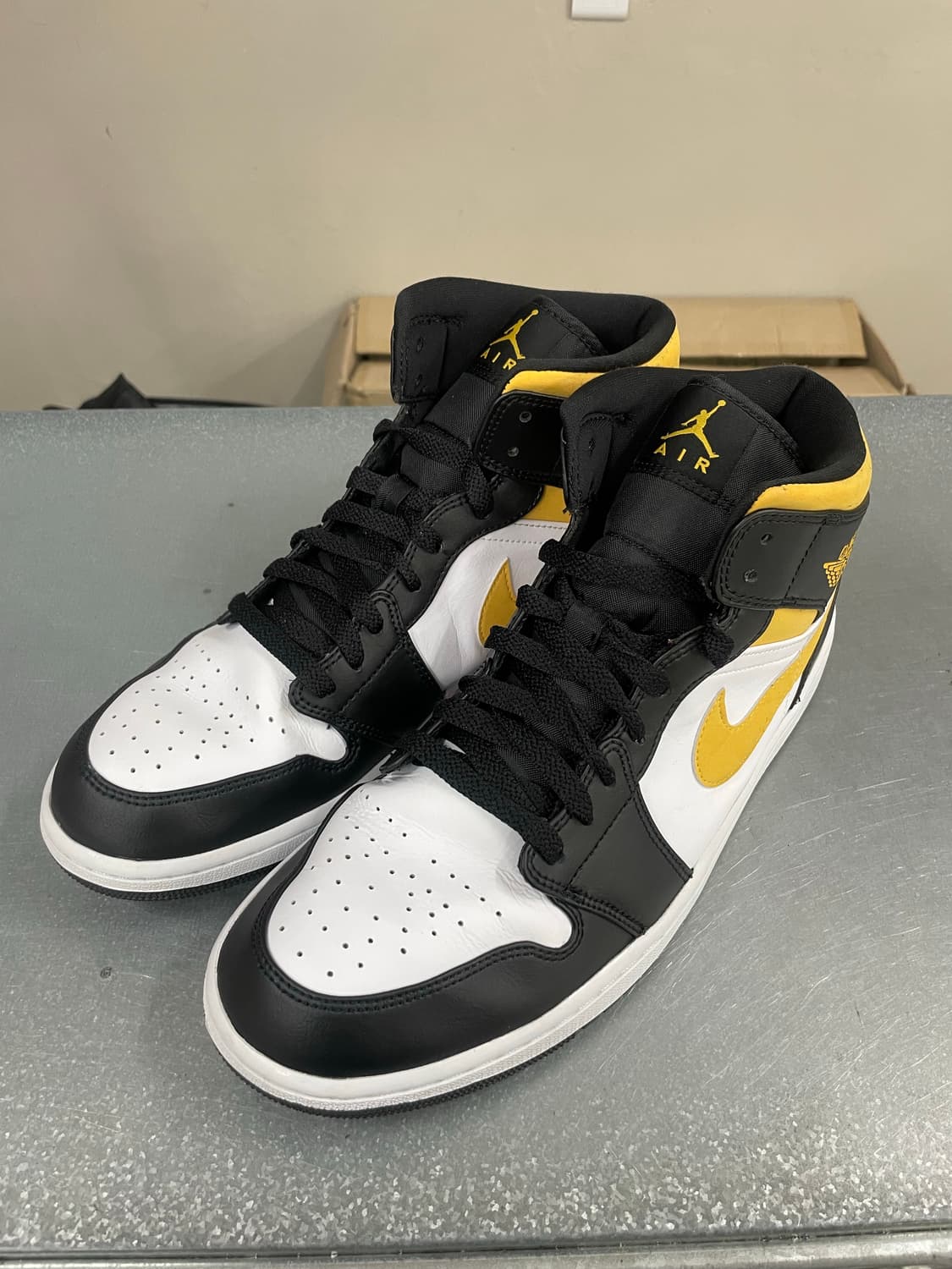 에어조던1 미드 폴른 300 상품이미지2