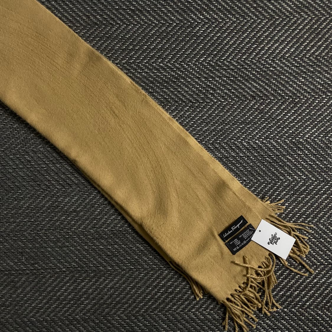 페레가모 아카이브 울 머플러o 3705 상품이미지3