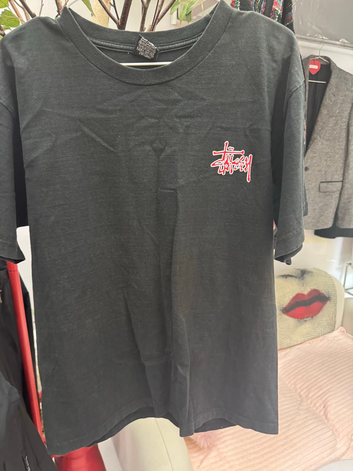 STUSSY 그래픽 백프린트 반팔 티셔츠 (블랙) 상품이미지3