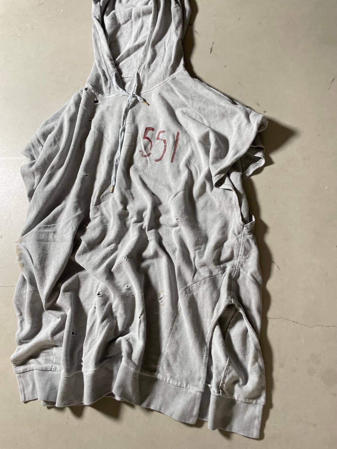  KZ Atelier Hand Distressed Hood tee 상품이미지2