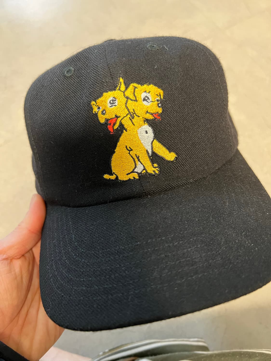 슈프림 X 멜빈스 블랙 캡 상품이미지1