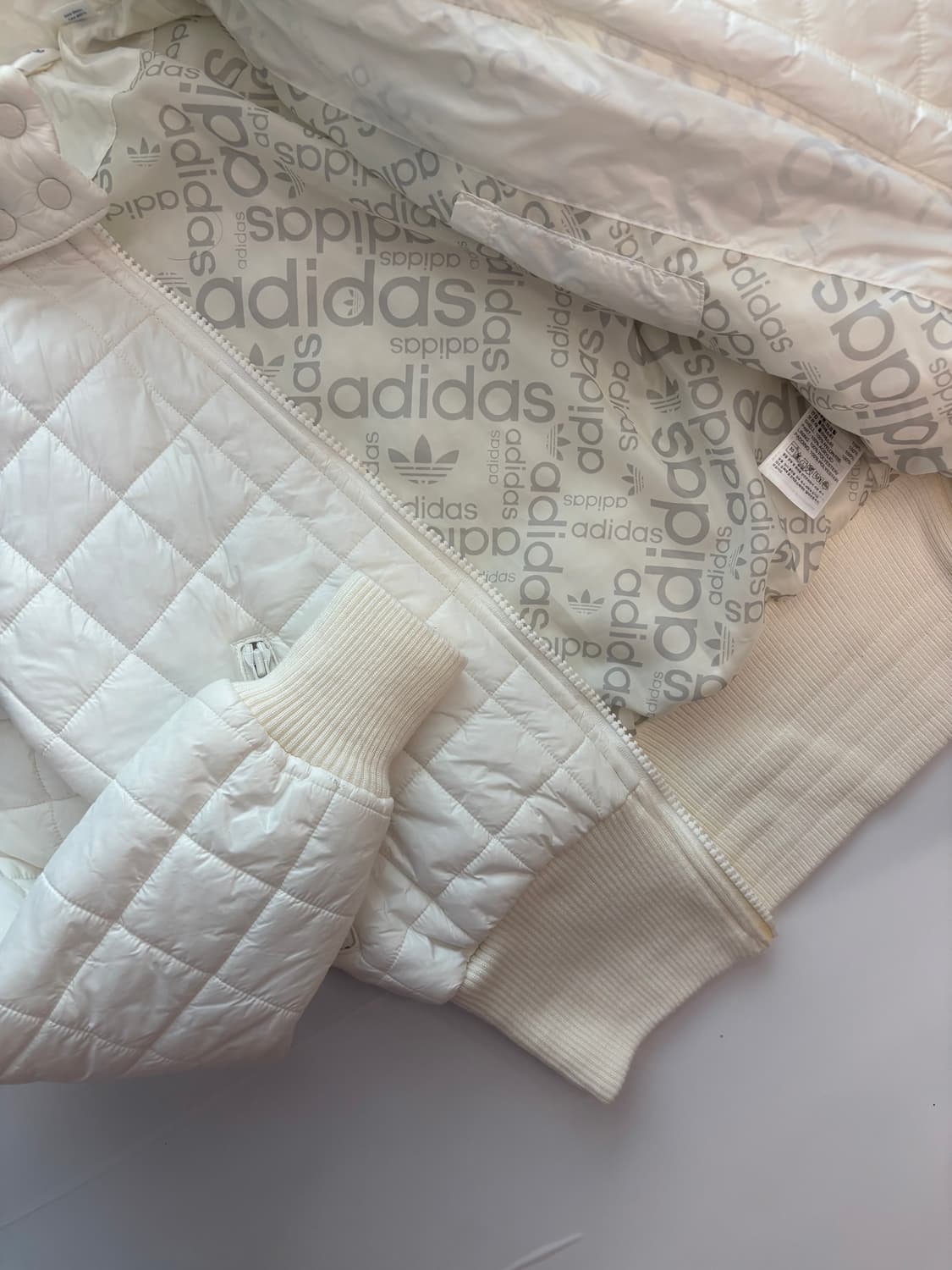 adidas 아디다스 대장급 트레포일 화이트 패딩  상품이미지5