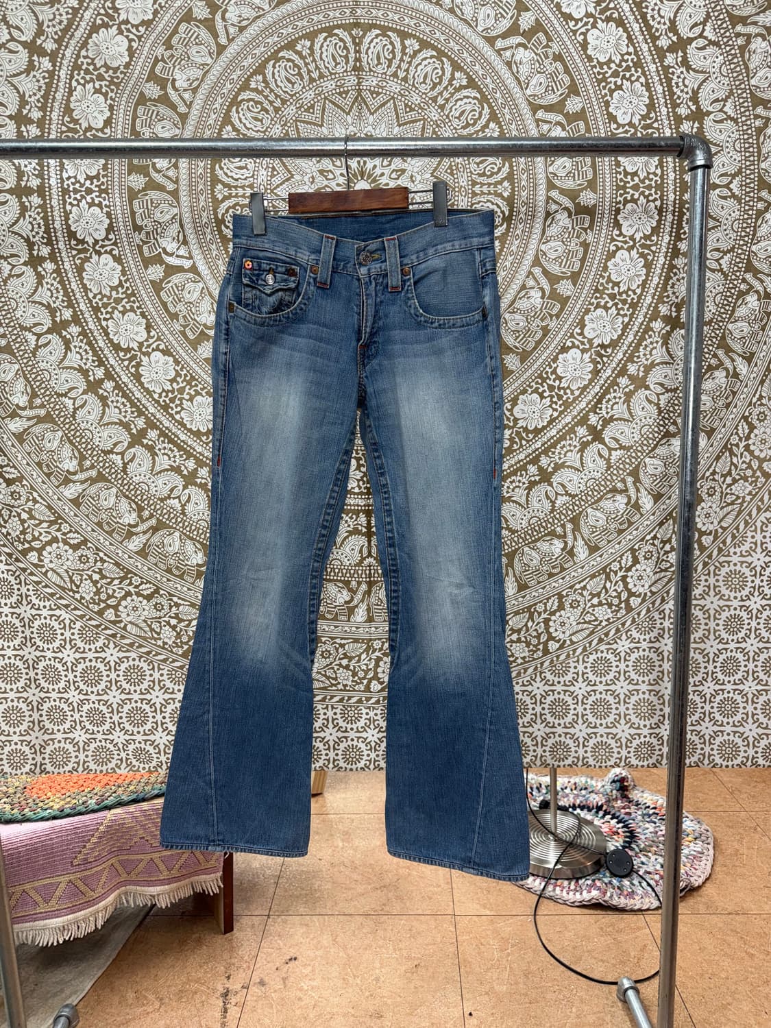 트루릴리젼 조이 연청 부츠컷 데님팬츠  상품이미지3