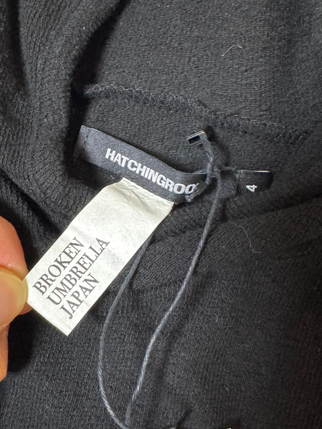 해칭룸 x 브로큰엄브랠라재팬 레귤러 베이스 후디 블랙 4 상품이미지4