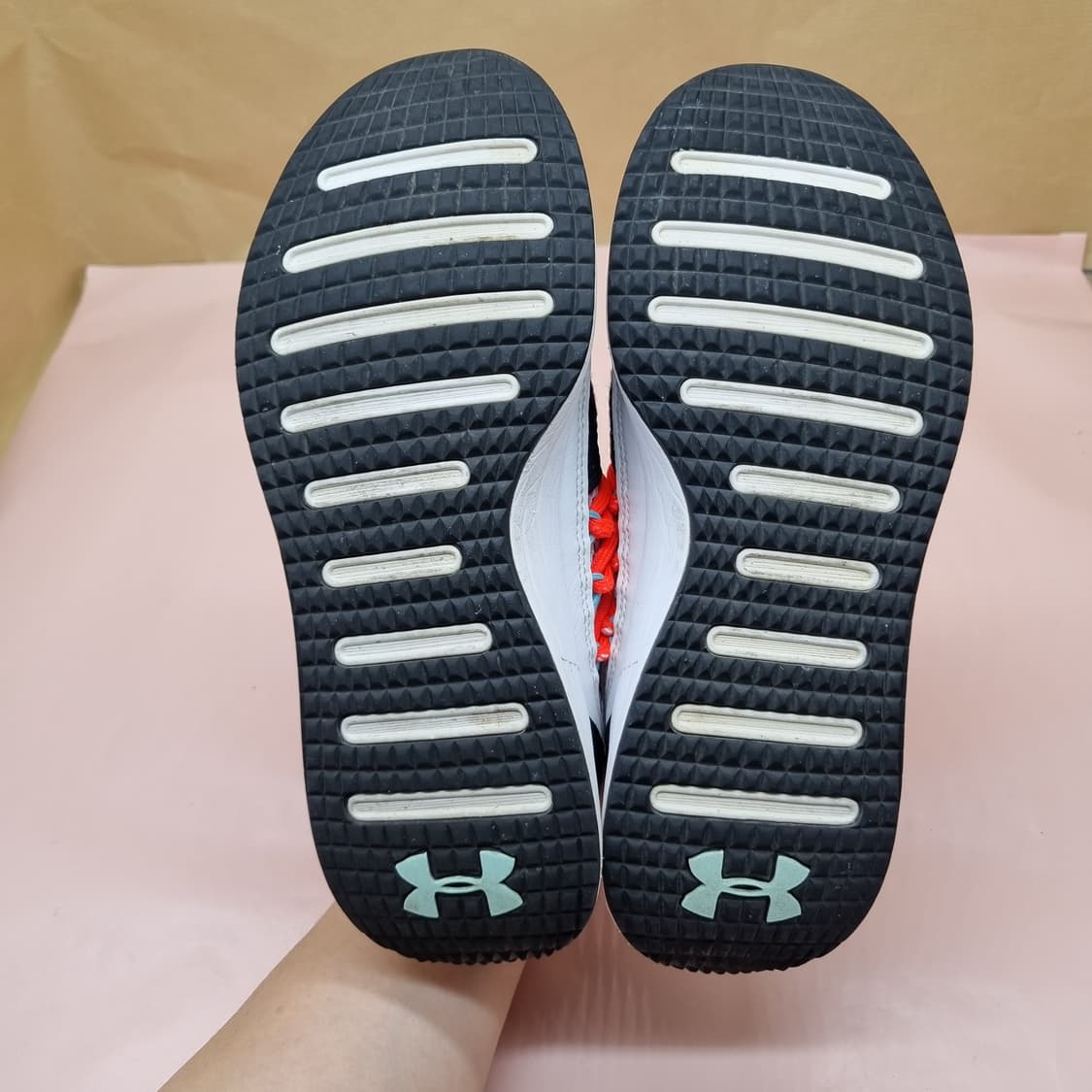 언더아머 브리스운동화 225 상품이미지3